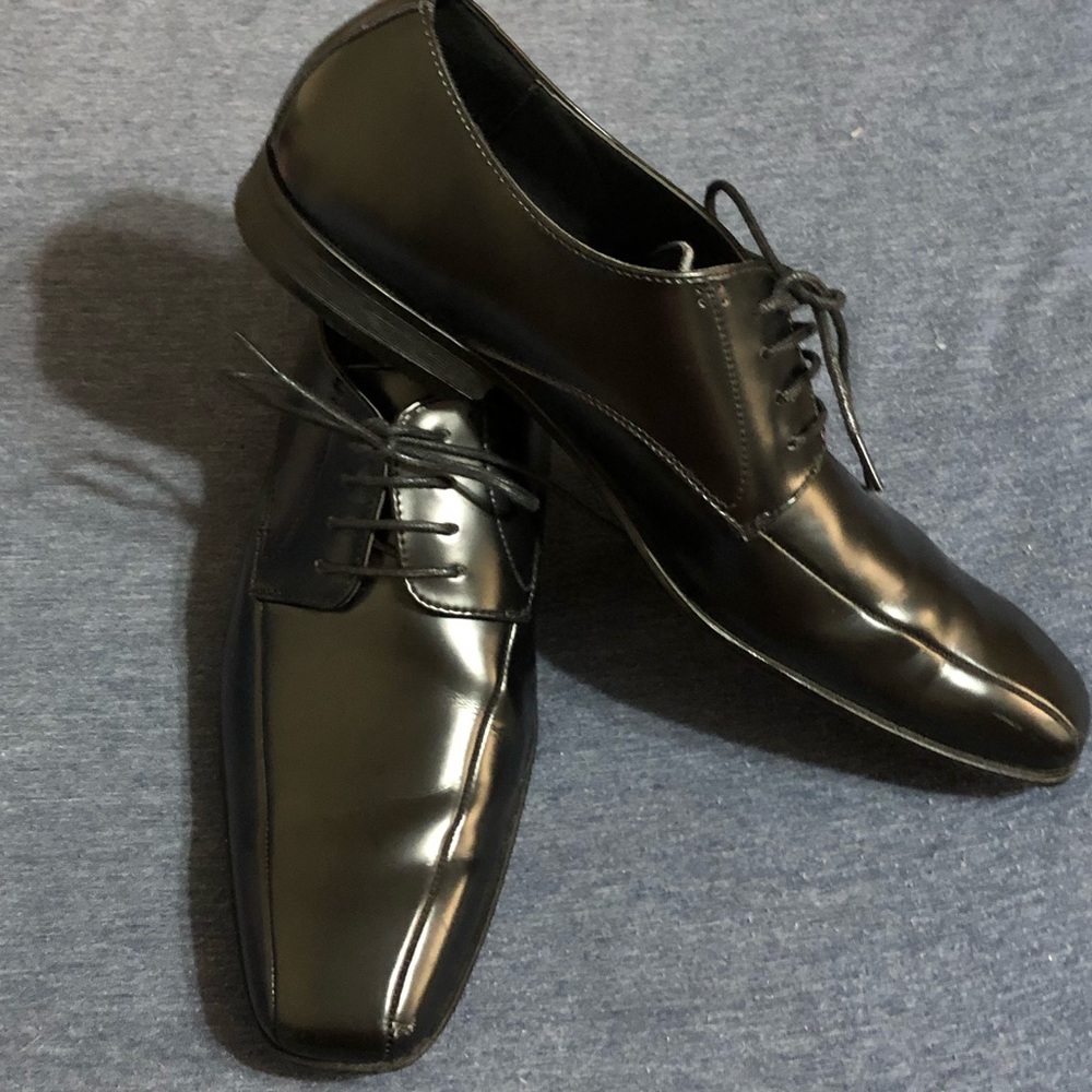 Men’s dress shoes